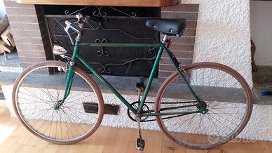 bicicletta vintage a scatto fisso