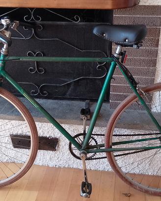 bicicletta vintage a scatto fisso