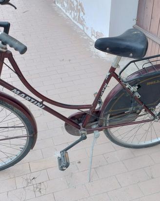 bicicletta da donna con cestino 