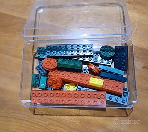 Lego di varie forme e colori
