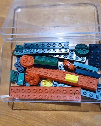 Lego di varie forme e colori