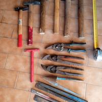 varie attrezzi per carpenteria 