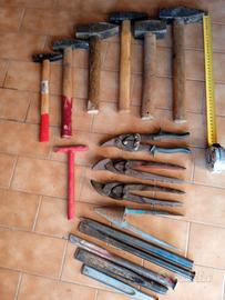 varie attrezzi per carpenteria 