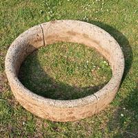 aiuola a cerchio in graniglia 