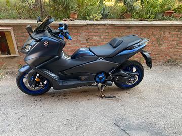 Tmax 560 icon blue