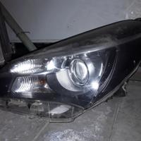 FARO ANTERIORE SINISTRO TOYOTA Yaris Serie 811700d