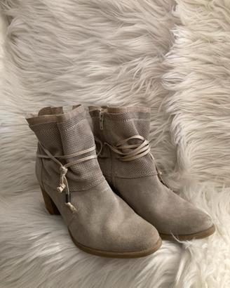 Scarpe pelle scamosciata