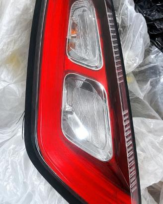 Fari posteriori grande punto evo (fiat)
