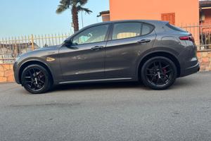 Stelvio veloce 210cv 4x4 UNICOPROPROP km originali