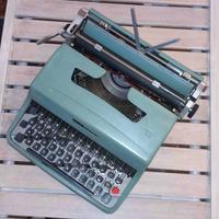 Macchina da scrivere Olivetti Lettera 32