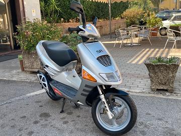 Aprilia SR 50 modello D. Romboni