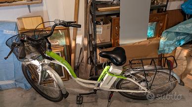 Bicicletta elettrica 26" con batteria 24v -10A