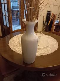 vaso bianco in vetro di Murano Venini