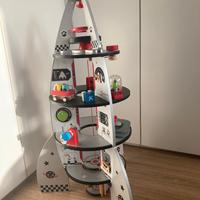 Razzo spaziale in legno