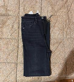 Jeans neri stradivarius