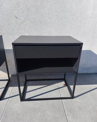 comodino modello vikhammer ikea