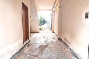 Casa singola, cortile, terrazzo e locali deposito