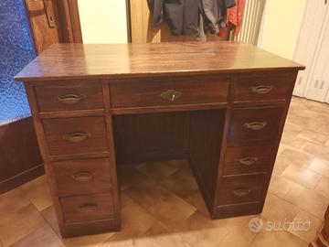 scrivania in legno anni '70