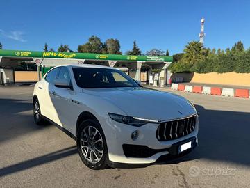 MASERATI LEVANTE 3.0d 275cv Grand Sport SI PERMUTE