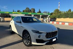 MASERATI LEVANTE 3.0d 275cv Grand Sport SI PERMUTE
