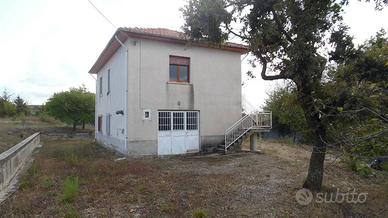 Casa indipendente di 120 m² con 4 locali a Torella