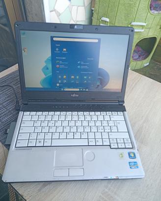 PC portatile Fujitsu i5 Windows 11 +office 