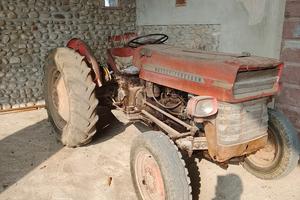 Trattore Massey Ferguson 135