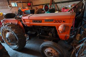 trattore fiat 300 