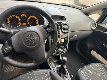 Opel Corsa 1.2 Gpl-Tech