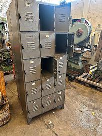 Armadietto a 15 scomparti