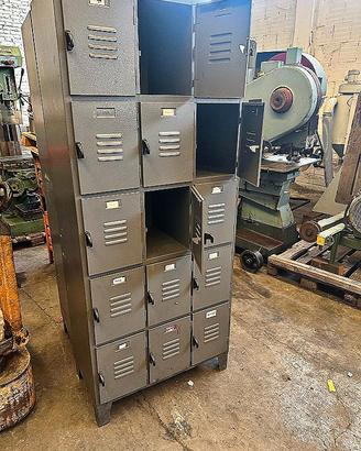 Armadietto a 15 scomparti