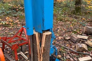 Trattore spaccalegna con pistone da 9.8 tonnellate