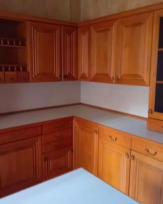 Cucina in legno massiccio