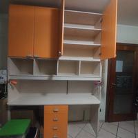 Scrivania  studio con libreria e pensili 