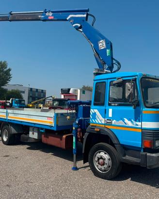 IVECO 115 - 17 CASSONE + GRU PM 10002 DIETRO CABIN