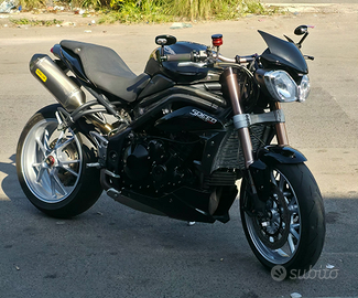 Triumph speed triple 1050