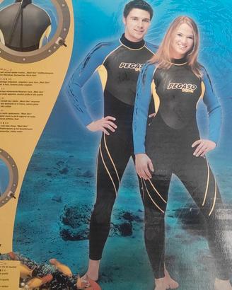Muta in neoprene 3 mm  NUOVA per sport acquatici