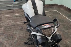 Moto Yamaha fzr 600