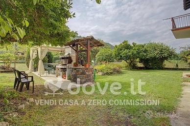 Casa indipendente di 190 m² con 5 locali e box aut