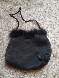 Borsetta con piume nera