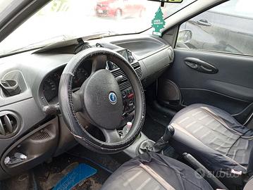 auto usata fiat Punto 