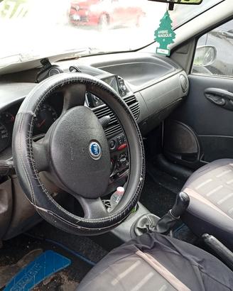 auto usata fiat Punto 