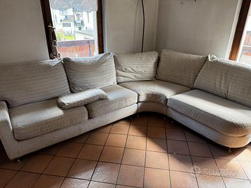 Divano angolare - 300x220