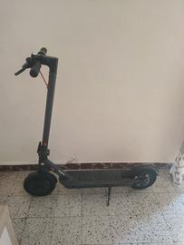 monopattino elettrico funzionante