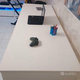 scrivania gaming/office