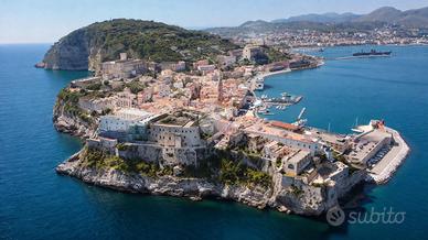 2 LOCALI A GAETA