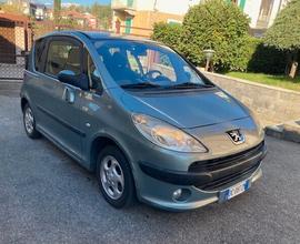 PEUGEOT 1007 1.4 HDi GUIDABILE DA NEOPATENTATI