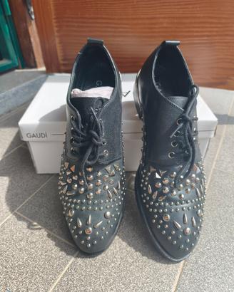 Gaudì Scarpe Stringate Vera Pelle Borchie Tg. 40