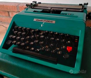 Macchina da scrivere Olivetti studio 45