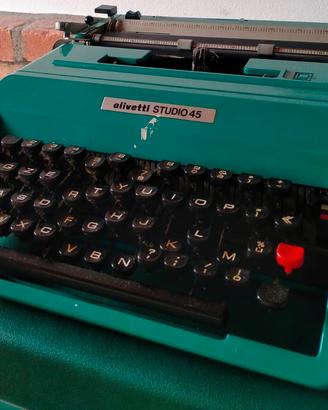 Macchina da scrivere Olivetti studio 45